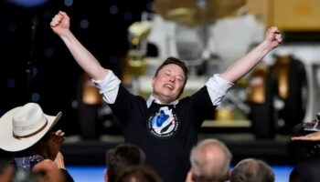 Maillot de bain Elon Musk’s sage compensation equipment passes reVote, Tesla to reincorporate to Texas